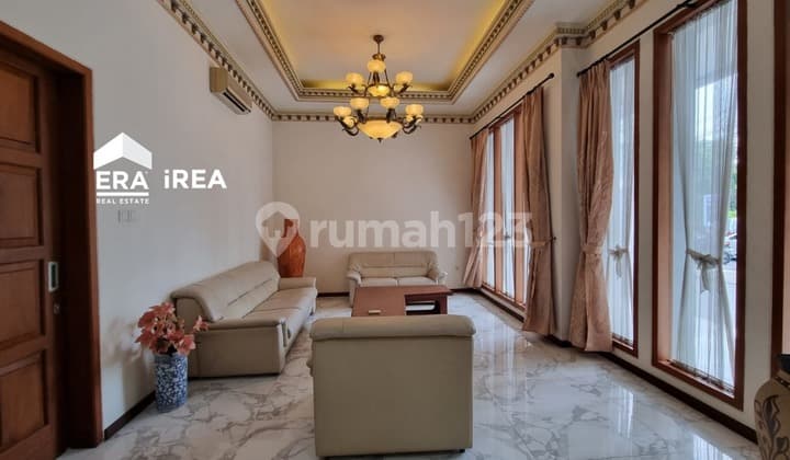 Rumah Mewah Solo Dijual di Jalan Radjiman Dekat Slamet Riyadi