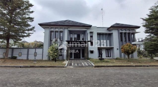 Rumah Mewah Jogja Ada Kolam Renang Dekat Hotel Hyatt Jogja