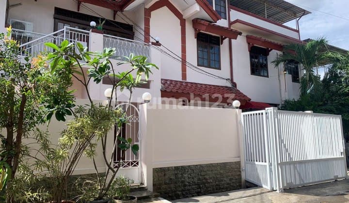 Rumah Megah Siap Huni Dalam Perumahan di Cipinang