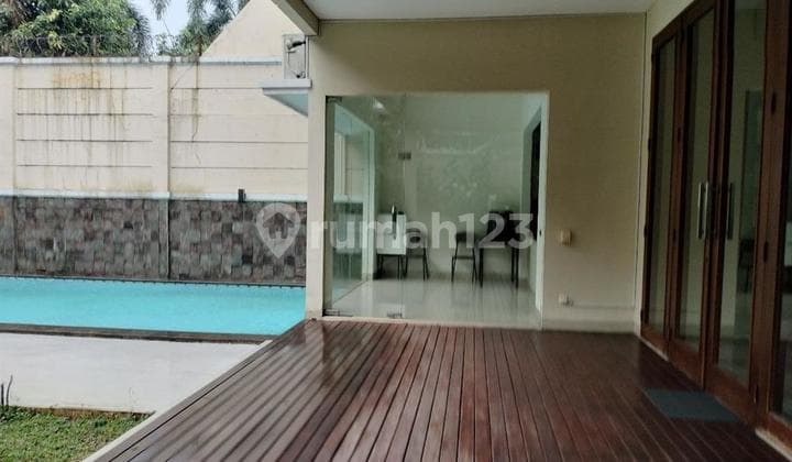 Townhouse with Pool Area Near Kemang Raya