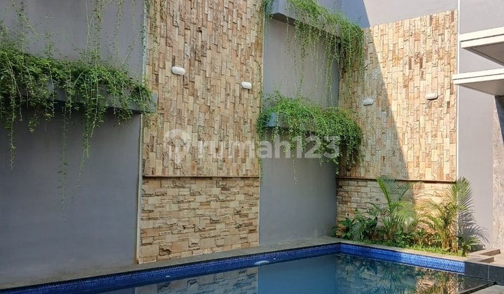 Brand New Rumah Lux Ada Pool di Radio Dalam