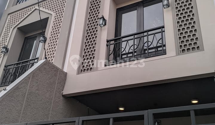 Rumah Baru Siap Huni di Otista