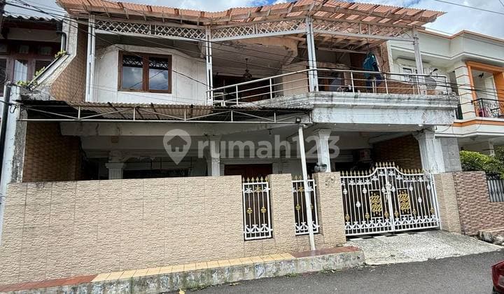 Rumah Lama Jalan Lebar di Tebet Barat Dekat Eco Park.
