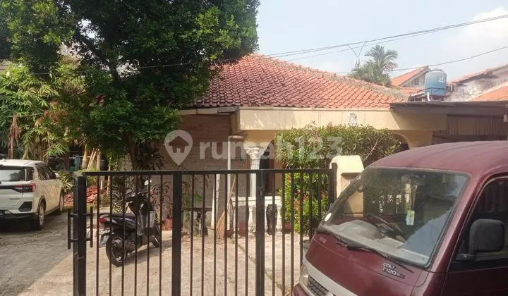 Rumah dekat Bandara Halim PK Jakarta Timur
