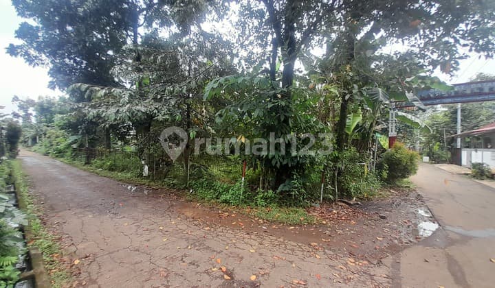 Tanah Darat Huk di Leuwinanggung Tapos Depok Jawa Barat