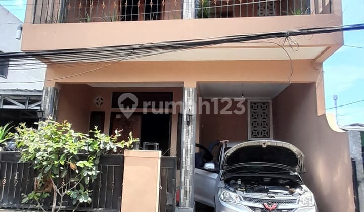 Rumah 2 Lantai Plus Garasi 4 Mobil Di Jatimurni Bekasi