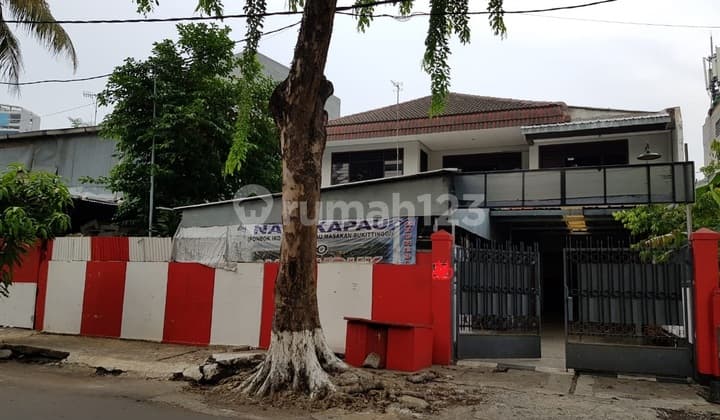 Dijual Rumah Tua di Tomang