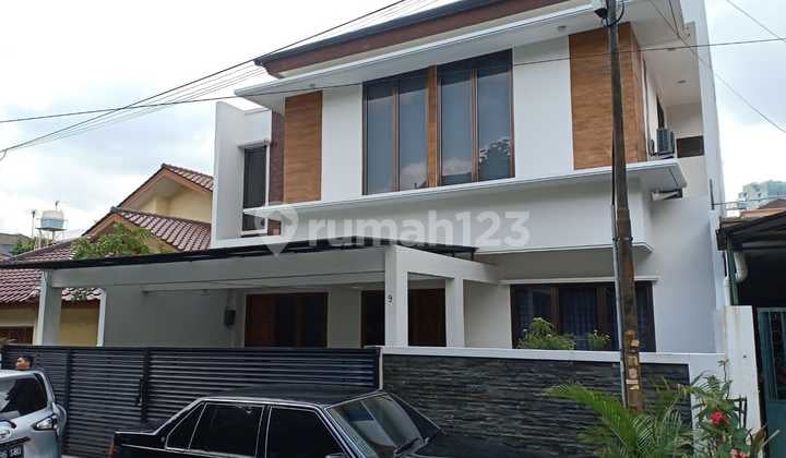 Rumah Cantiek 2 Lantai Jl. Mendawai Blok M..Fully Furnished
