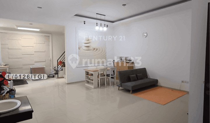 Fully Furnished Comfortable and Strategic House in Thi City Bandung