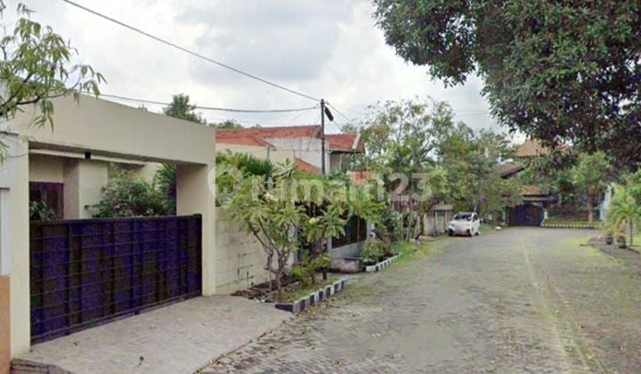 Minimalist Modern House in Prapen Indah, Surabaya, Behind Excelso Raya Jemursari Minimalist Modern House in Prapen Indah, Surabaya, Behind Excelso Raya Jemursari