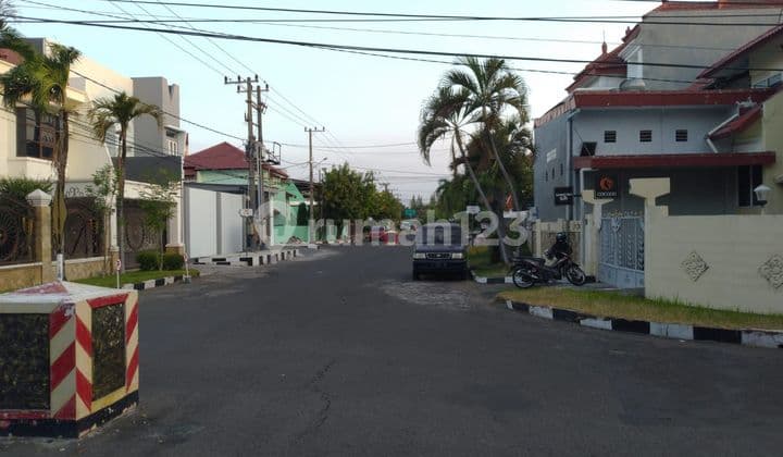 Rumah Lama Harga Hitung Tanah di Nginden di Nginden Intan Timur, Surabaya