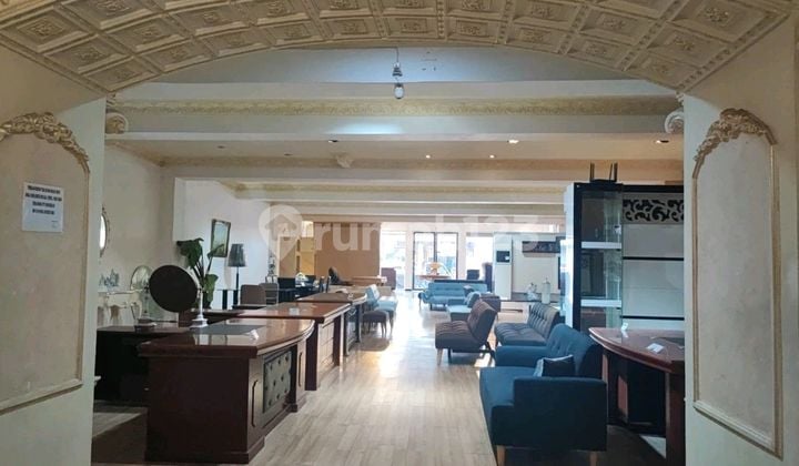 Bangunan Showroom Siap Pakai Di Raya Gemblongan, Sby Pusat