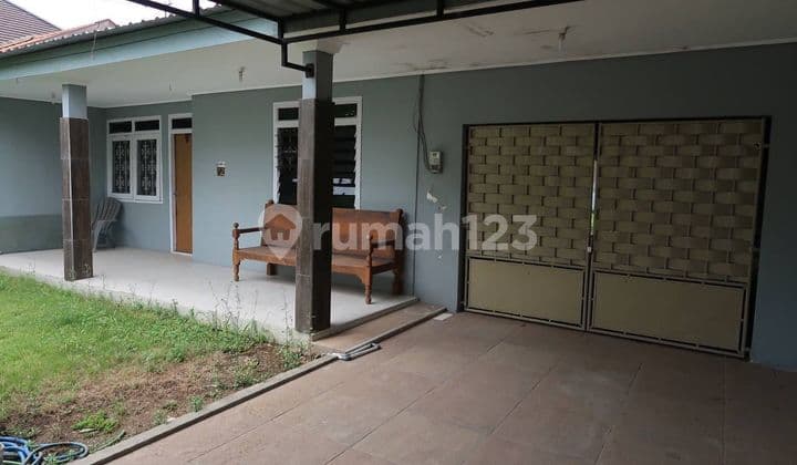 Ready-to-Occupy House in Gayungsari Barat, Surabaya