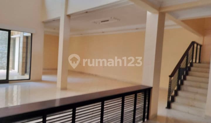 Rumah di Setra Indah 2 Lantai Sudah Renovasi
