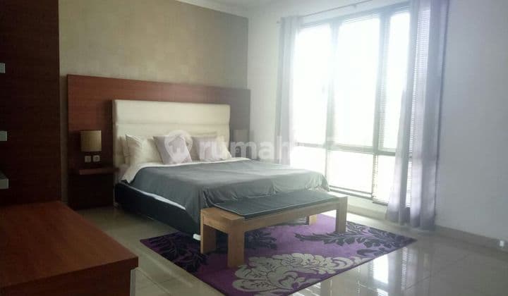 Rumah Lux full furnished di perumahan setraduta bandung