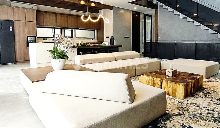 Townhouse 3 Lantai Private Pool + Rooftop Furnish Di Ampera Jakarta