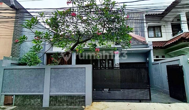 Dijual Cepat Termurah Rumah Mewah Luas 275 M2 Di Warung Jati Jakarta