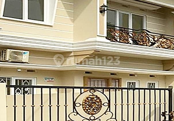 Rumah Semi Furnish Mewah Di Komplek Jatimakmur Dekat Tol & Lrt
