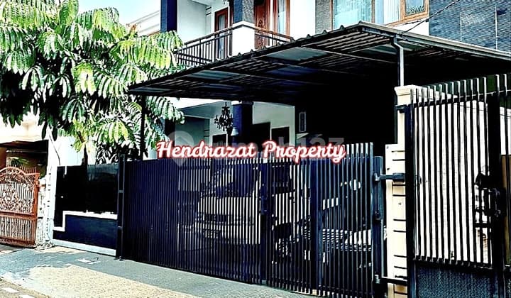 For Quick Sale: 2-Story Semi-Furnished House in Cempaka Putih, Central Jakarta