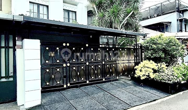 Dijual Cepat Rumah 3 Lantai Semi Furnish Pondok Indah Jakarta Selatan