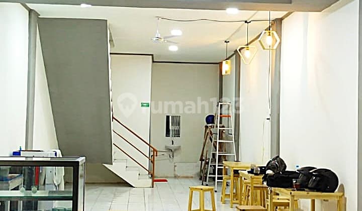 For Sale / Rent 3.5-Story Ready-to-Use Shop House, Pasar Mingguraya, Jakarta