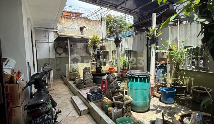 Rumah Hitunng Tanah Lokasi Cideng 3 Menit ke Tanah Abang Cocok untuk Kos Jual Harga NJOP
