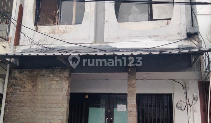 Dikontrakan Ruko Depan Mayjend Sungkono Harga Terjangkau