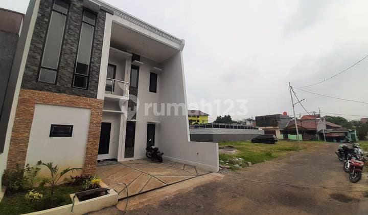 Rumah Cluster Baru 200 Meter Dari Toll Gate Taman Mini Jakarta