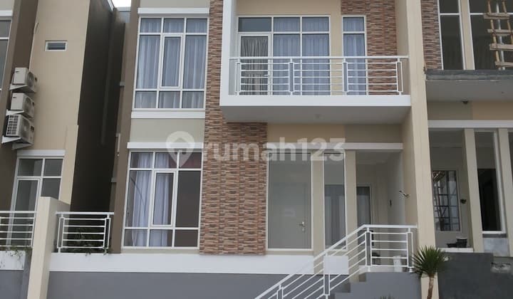 Town House Baru Dekat Area Kalibata 3 Lantai Strategis Dan Murah