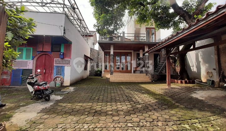 Spacious Ethnic House in Tanjung Barat Near Rancho Indah
