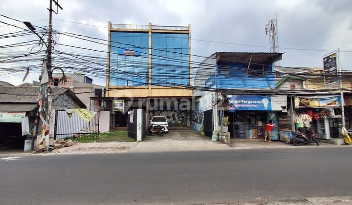 Ruko Siap Huni Pinggir Jalan Raya Ramai Dekat ke Bintaro Rc Veteran Jual Cepat
