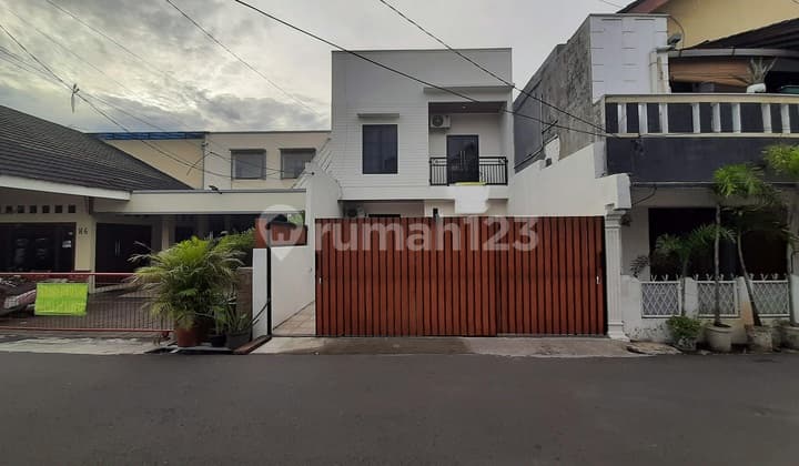 Rumah Siap Huni di Komplek Bangunan Baru Pasar Minggu Dekat Komplek Bank Indonesia