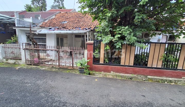 Rumah Lama Hitung Tanah Daerah Pejaten Pasar Minggu Dalam Kompleks Elite Nyaman