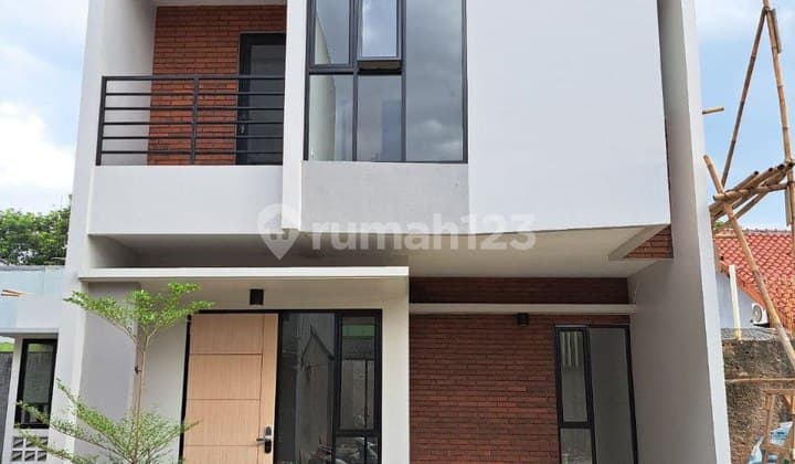 Rumah Syariah Strategis Dipinggir Jalan Raya Wibawa Mukti Bekasi