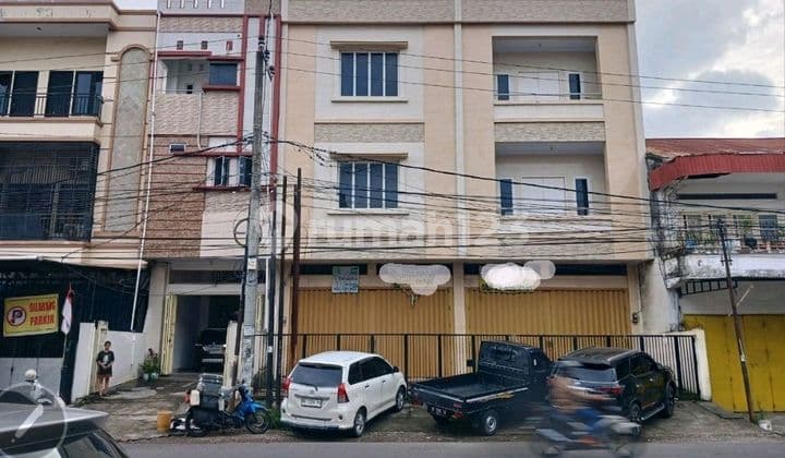 Disewakan Ruko 3 Lantai Jalan Yos Sudarso