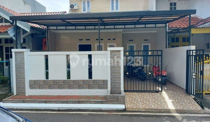 For Sale: House in Chrysant Complex