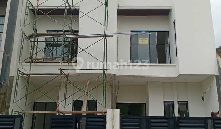 Rumah Baru Minimalis Tengah Kota Villa Kalijudan Dekat ke Rsud Soetomo