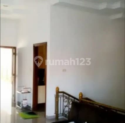 Rumah Klasik Mewah Mulyosari Prima Surabaya Lantai Granit