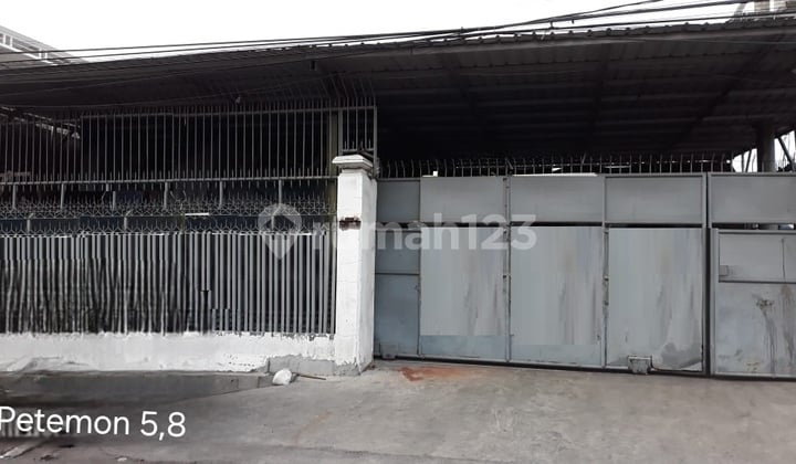 Gudang Pusat Kota Surabaya Commercial Area Petemon bisa untuk Usaha