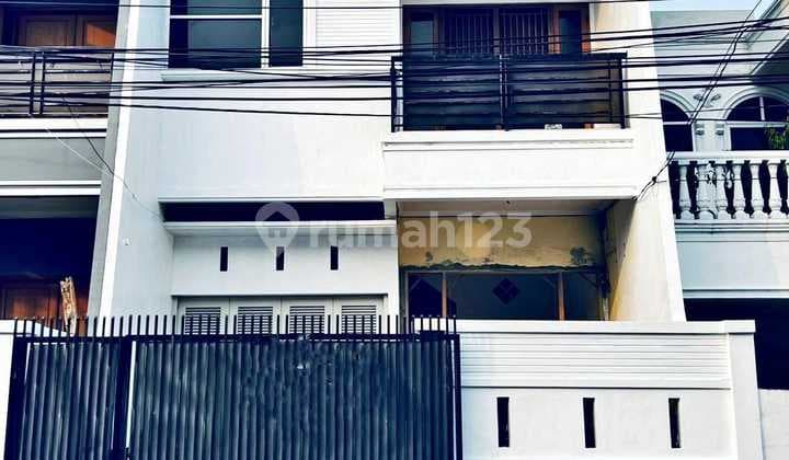 For Rent: Tomang House on Jl. Rawa Kepa Raya, West Jakarta.
