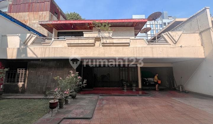 House on Jln. Mangga Besar 50% Below Market Value