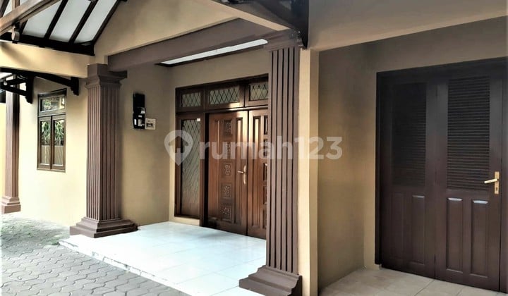 BU! Rumah Menteng Jalan Talang Jalan Depan Cukup Lebar