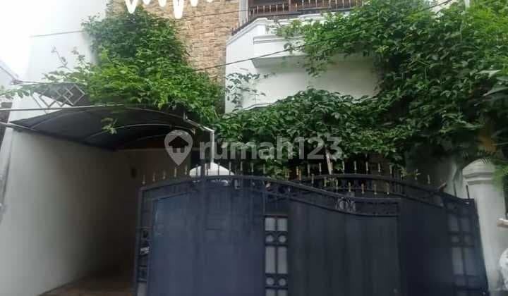 La. Dijual Rumah 2 Lantai Cantik & Kukuh di Komp.perumahan Abadi, Duren Sawit, Jaktim