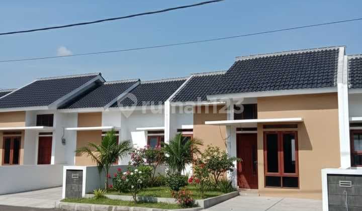 Rumah Semi Villa di Cipanas Puncak