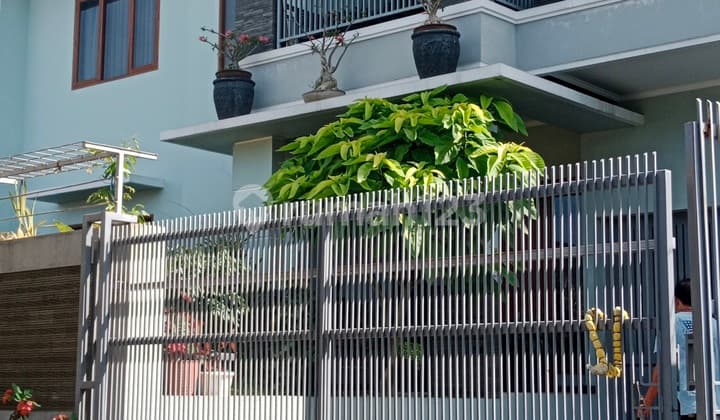 Rumah Mewah Di Setiabudi Regency