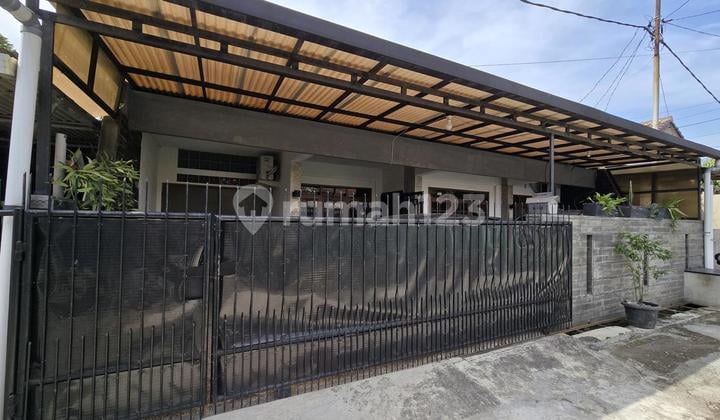 Rumah Besar Siap Huni di Kopo Permai