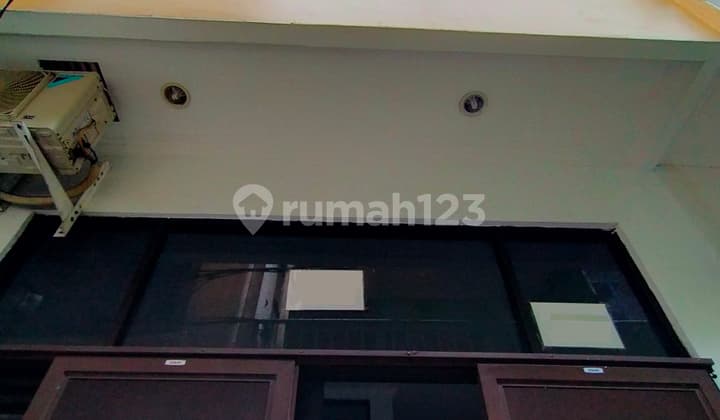 Rumah Glodok 3+1 Kamar 43 M2 4.3x10 Selatan Dekat Busway