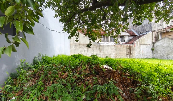 Tanah Taman Semanan 136 M2 (4X18x8) Selatan Ts