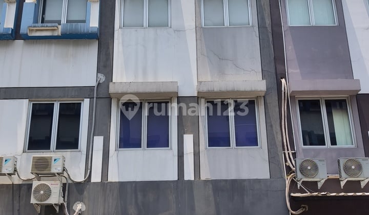 Ruko Gading Bukit indah 4 KM 74 m2 (4.5x16.44) Barat Laut