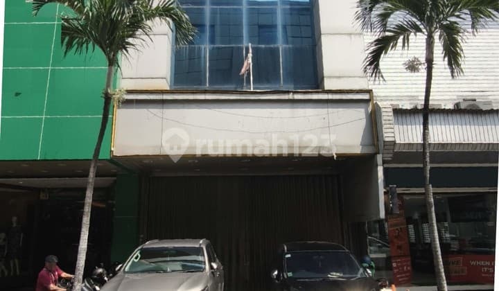 Ruko Pasar Baru 147 m2 (5x26) Tiga Lantai Hadap Timur